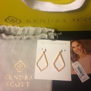 Kendra Scott Sophia rose gold earrings